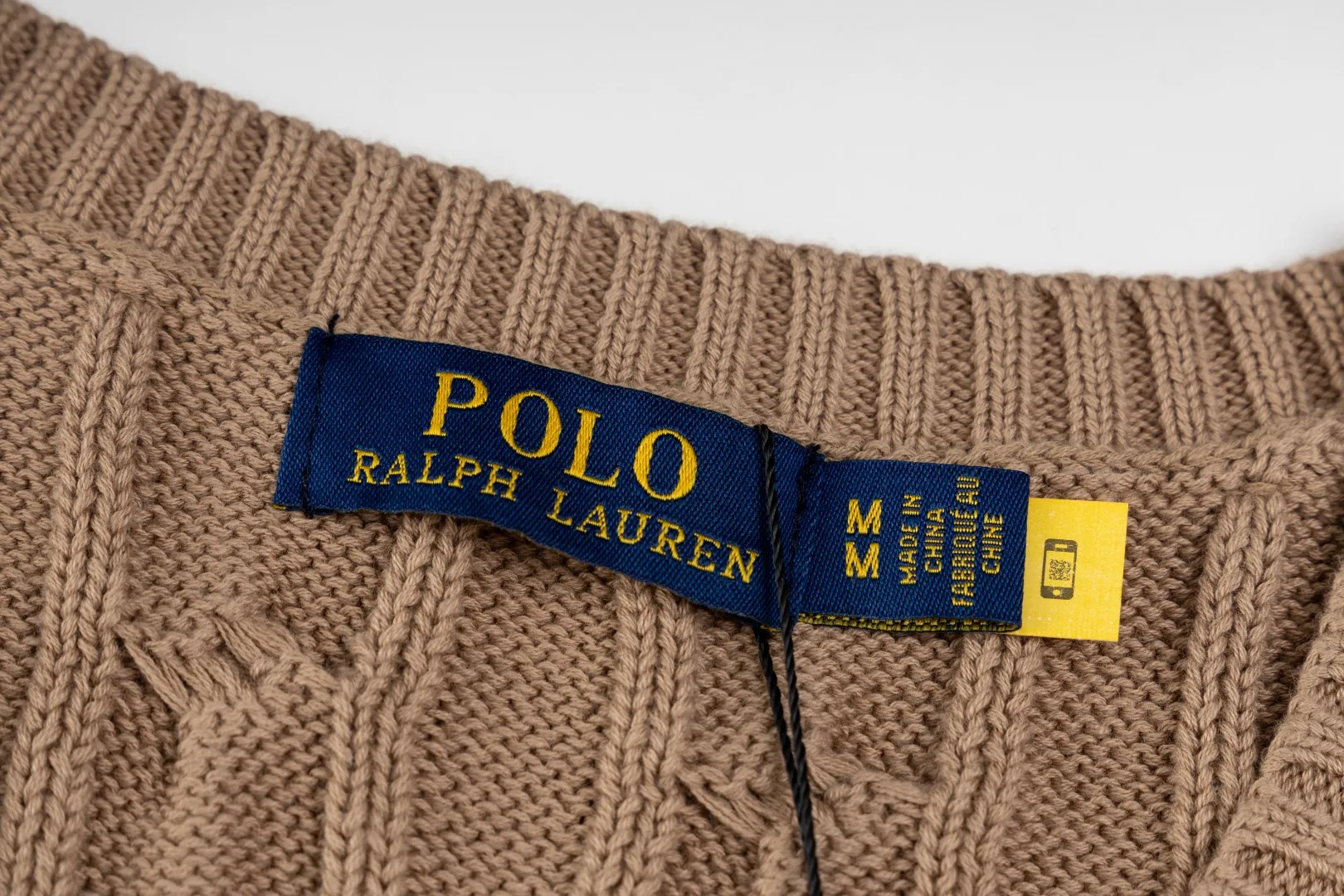 P176 #R82 Ralph Lauren Small Label Cable V Neck Vest Sleeveless Twist Sweater Women's Top Size: XS S M L Color: White Yellow Light Blue Pink Khaki Gray Navy Black Classic Cotton Yarn 100% White Cotton High Quality Classic Style Has Always Been Popular! The workmanship details are very good! Wearing a vest with a shirt is always the standard, with classic brand embroidery on the chest! All major stars have the same style! Best for couples. High quality goods! Xinjiang cotton micro-elastic and smooth fabric has excellent quality. Pure cotton is soft and skin-friendly. Length: 60/61/63/65 Bust: 44/46/49/52 Shoulder width: 36/37.5/39/41
